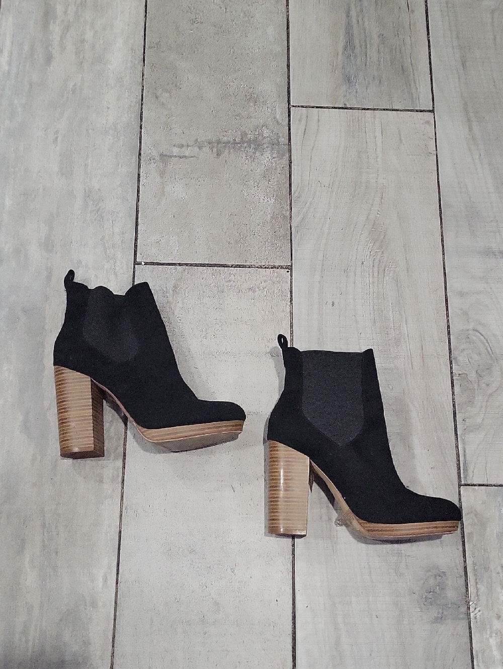 Forever21 Black Chelsea Platform Ankle Booties with Stacked Wood Heel Size 7.5